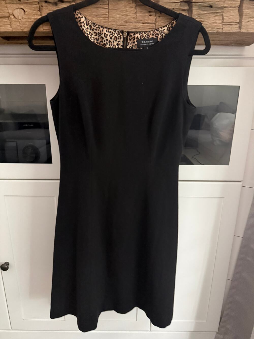 Tahari Arthur S Levine Black Sheath Dress Leopard Lining Size 2 Office Chic